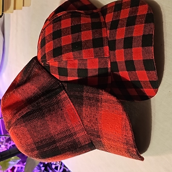 Bundle of 2 Red Ball Cap hats nwot - Picture 1 of 2